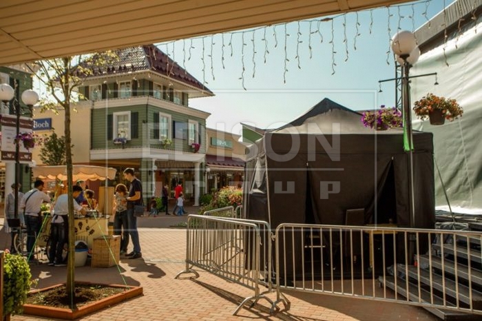 Мобильный шатер-день рождения Outlet Village