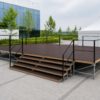Подиум Layher со ступенями и ограждениями — визуализация